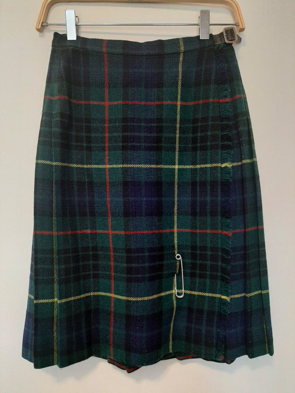 vintage wool Plaid tartan academia preppy quiet luxury Leather Strap pleat skirt